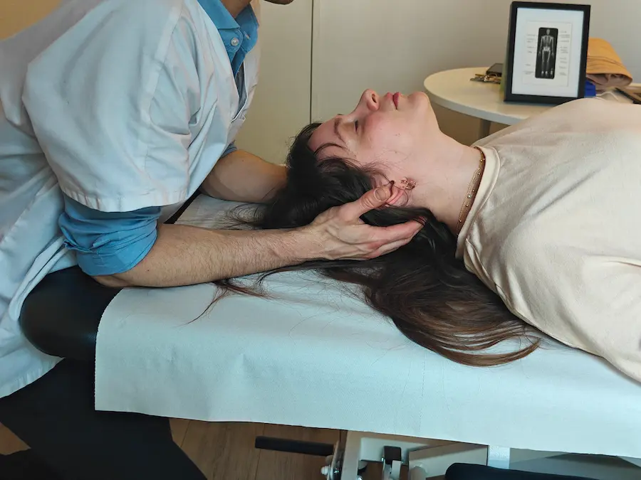 Technique crânienne et cervicale par Martin Ducuing, ostéopathe à domicile à Nogent-sur-Marne